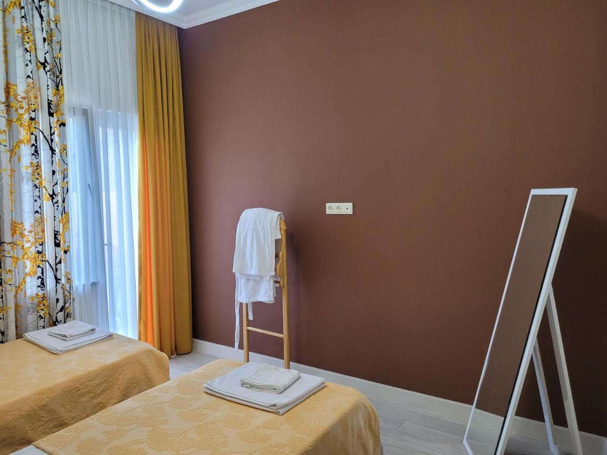 Hotel Dika クタイシ エクステリア 写真